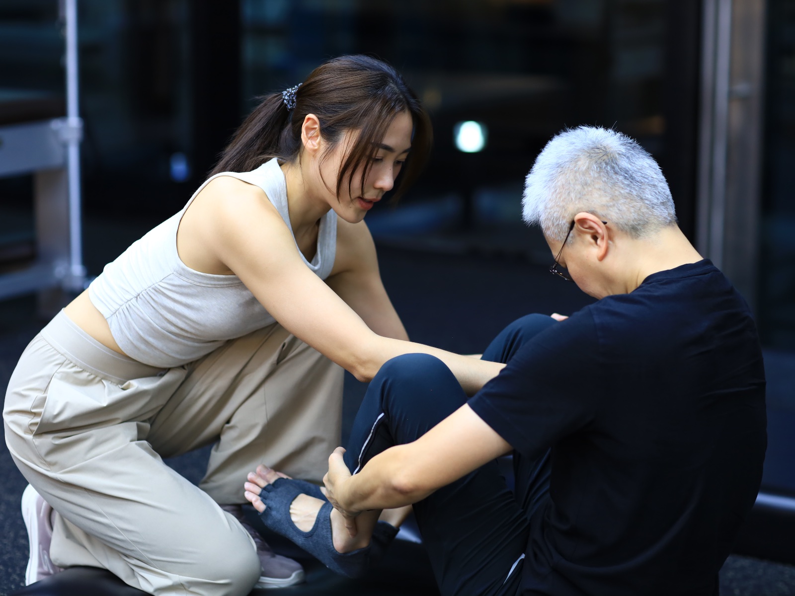 Kru Ice teaching a Classical Pilates session